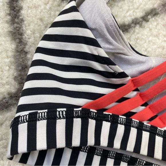 Women's Strappy Back Bra - Red and Black - Picture 5 of 7